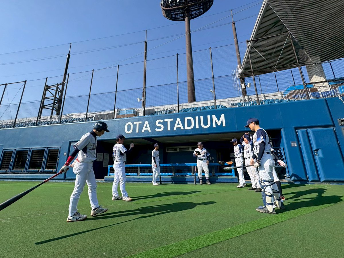 BB_FANGS's tweet photo. 🔥Game Day🔥
🗓️3/7 9:00
🆚Campylo様 ●3-7
🏟大田スタジアム
【P】大東、緑川ー山田
【二】折笠、山田

急造の守備布陣で耐えることができず、序盤から5点ビハインド。3回、中村の走者一掃の適時打で反撃の狼煙を上げるも、相手リリーフに流れを断ち切られる。その後は我慢比べが続くも及ばず敗戦。 https://t.co/F4OsSjGYOY