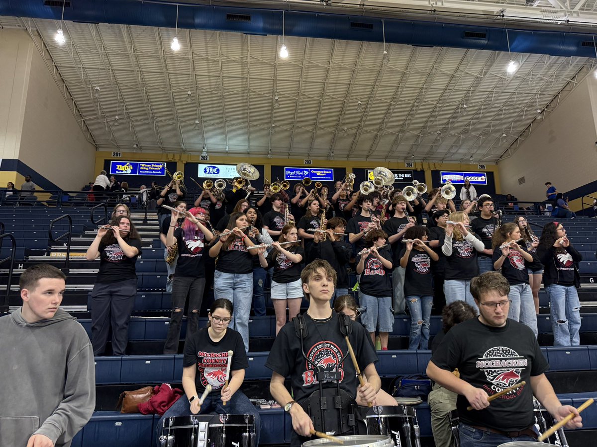johnlov83703465's tweet photo. Regional Pep-Band Time! https://t.co/XllAaN9qNW