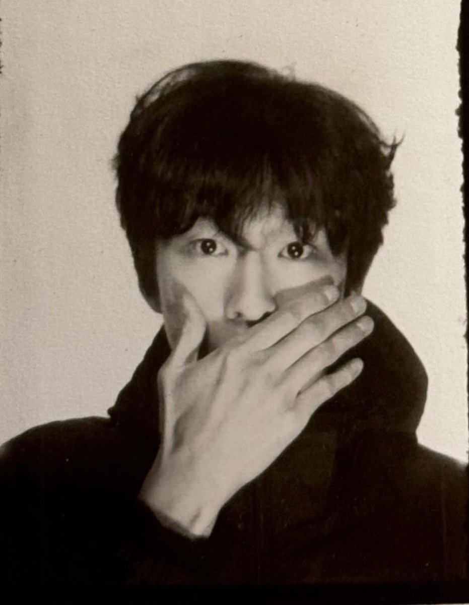 흑백 홍경은 늘 좋은 느낌을 줌……..