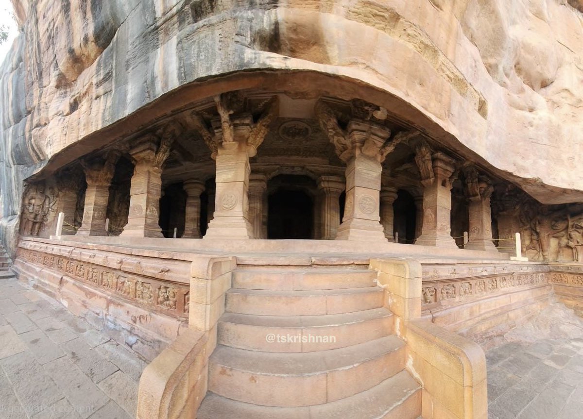 It is difficult to imagine how such rock-cut temples were created with such astonishing precision. When carving directly into living rock, there is almost no scope for error. A single wrong strike of the chisel, a misplaced cut, or a fractured section could ruin the entire