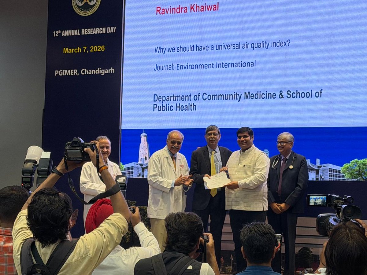 KhaiwalPGI's tweet image. Honoured to receive the Best Research Award at the 12th Annual Research Day of #PGI, Chandigarh, for our paper on #UniversalAQI in Environment International. 

Also showcased KleanLungs, a crop-residue based innovation for cleaner indoor air.

Thanks all🙏
#CleanAir #AirPollution