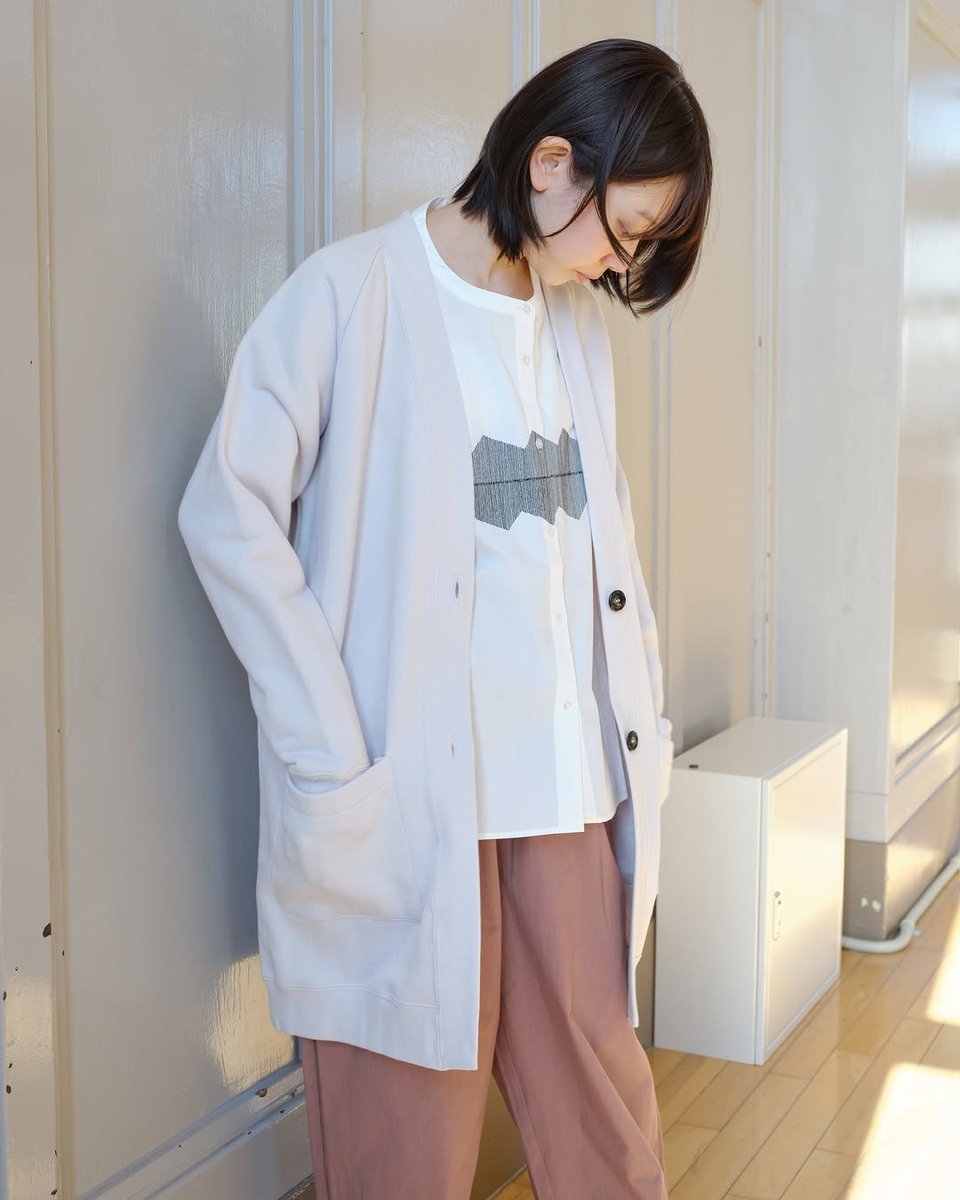 育つ生地」 遠州織物 HUIS Spring/Summerl Lookbook model 156cm tops