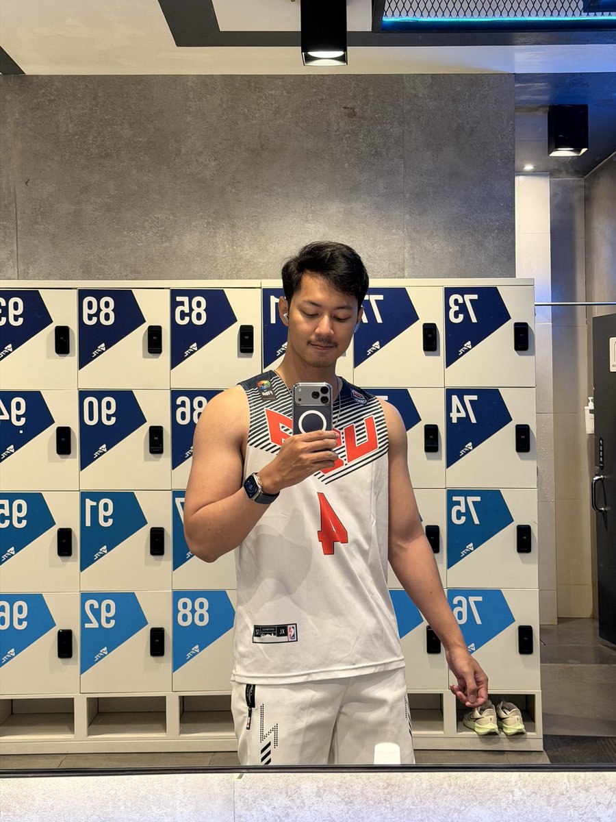 dede hanen tweet media