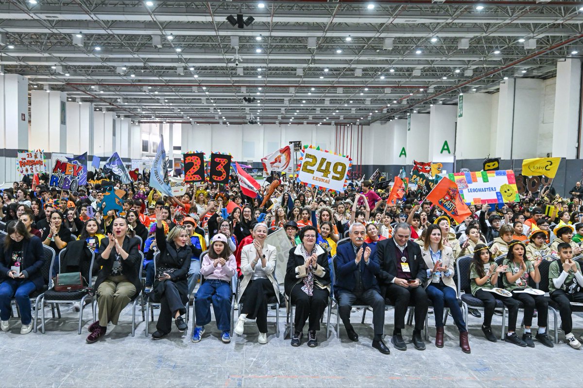 Bilim Kahramanları Buluşuyor FIRST LEGO League Challenge turnuvalarının 22’nci sezonu Ulusal Turnuvası, Fuar İzmir’de başladı. Bilim Kahramanları Derneği tarafından düzenlenen etkinlikte, Türkiye’nin 21 farklı şehrinden 74 takım ve yaklaşık 750 öğrenci iki gün boyunca robot
