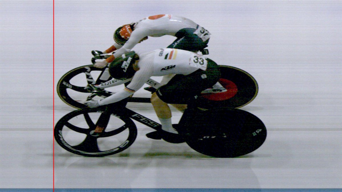 UCI_Track's tweet photo. Photo finishes all around in the sprint events 📷

Lea Sophie Friedrich 🇩🇪 vs Mina Sato 🇯🇵 in the Women's Sprint 🥉 final

Azizulhasni Awang 🇲🇾 vs Matthew Richardson 🇬🇧 in the Men's Keirin final 🥇

#TrackWC #TrackCycling https://t.co/6xXeMx19Q3