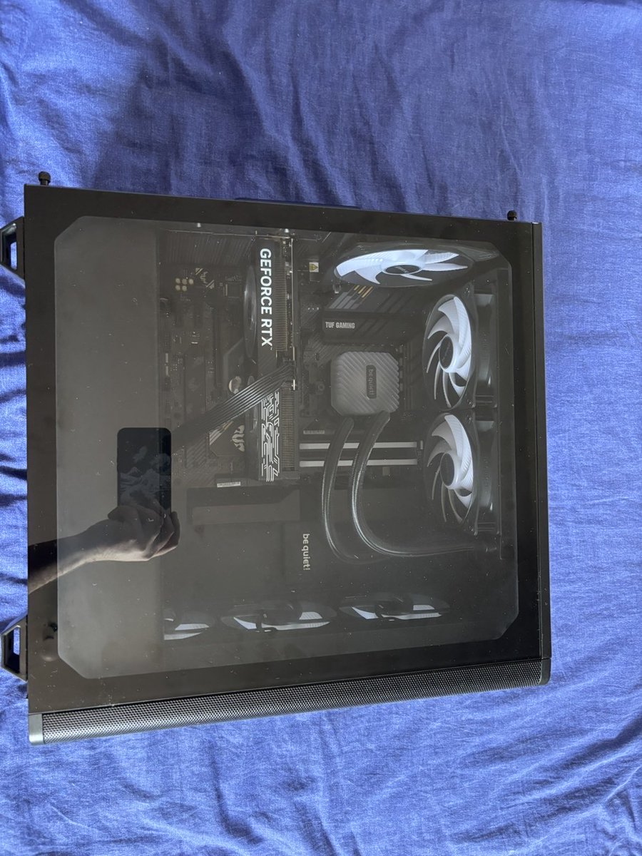 Freeesamos tweet media