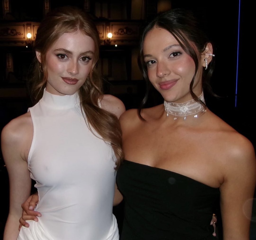 oliviabvibes's tweet photo. siempre juntas ✨✨✨ https://t.co/18Us6Nx5ST
