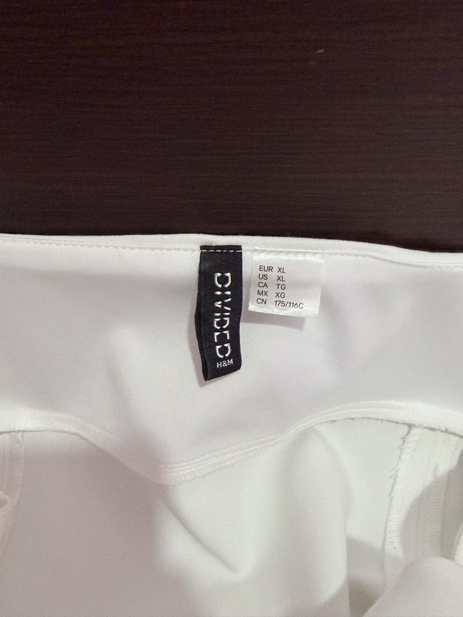 khudomi1's tweet photo. ส่งต่อ H&amp;M ทรงสวย

อก 38-40ใส่สวย ยาว 20 ผ้าไม่ยืดค่ะ

เคยใส่1ครั้ง ไม่มีตำหนิ 

155 รวมส่ง

สนใจdm ได้เลยค่า🤍

#ส่งต่อเสื้อผ้ามือสองสภาพดี #ส่งต่อเสื้อผ้า #เสื้อผ้าสาวอวบ #ส่งต่อเสื้อผ้าสาวอวบ #ส่งต่อเสื้อผ้าราคาถูก #ส่งต่อเสื้อผ้ามือสอง #เสื้อผ้ามือสอง #เกาะอก #hm #hmthailand https://t.co/NeFN0aSq1n