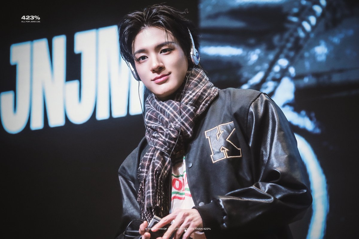 𝟰𝟮𝟯% tweet media