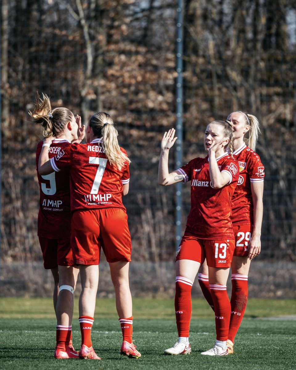 VfB_Frauen's tweet photo. ⏱️40. | TOOOR für unseren VfB durch Leonie #Kopp! ⚪🔴🙌
FC Bayern München II 🆚 VfB Stuttgart 0:3 (40.)
#VfBFrauen | #VfB | #FCBVfB | #Testspiel https://t.co/moCo0Wt7LH
