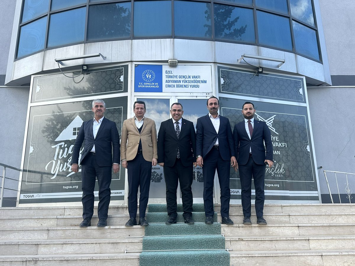 m_fatiholgun's tweet photo. AK Parti MKYK Üyemiz Sayın Mehmet Ali Kurt, İl Başkan Vekilimiz Fehmi Yılmaz ve İl Başkan Yardımcımız Burak Kızılbay ile birlikte, geçmiş dönem Merkez İlçe Başkanımız Ziya Başaran’ı vefa ziyareti kapsamında ziyaret ettik.

Nazik misafirperverlikleri için kendilerine teşekkür ediyor, çalışmalarında başarılar diliyoruz. 🤝🇹🇷
@abuyukgumus @hakanaksu058 @farukaytek @Malikurt14 @avekremcadir @ZiyaBasaran