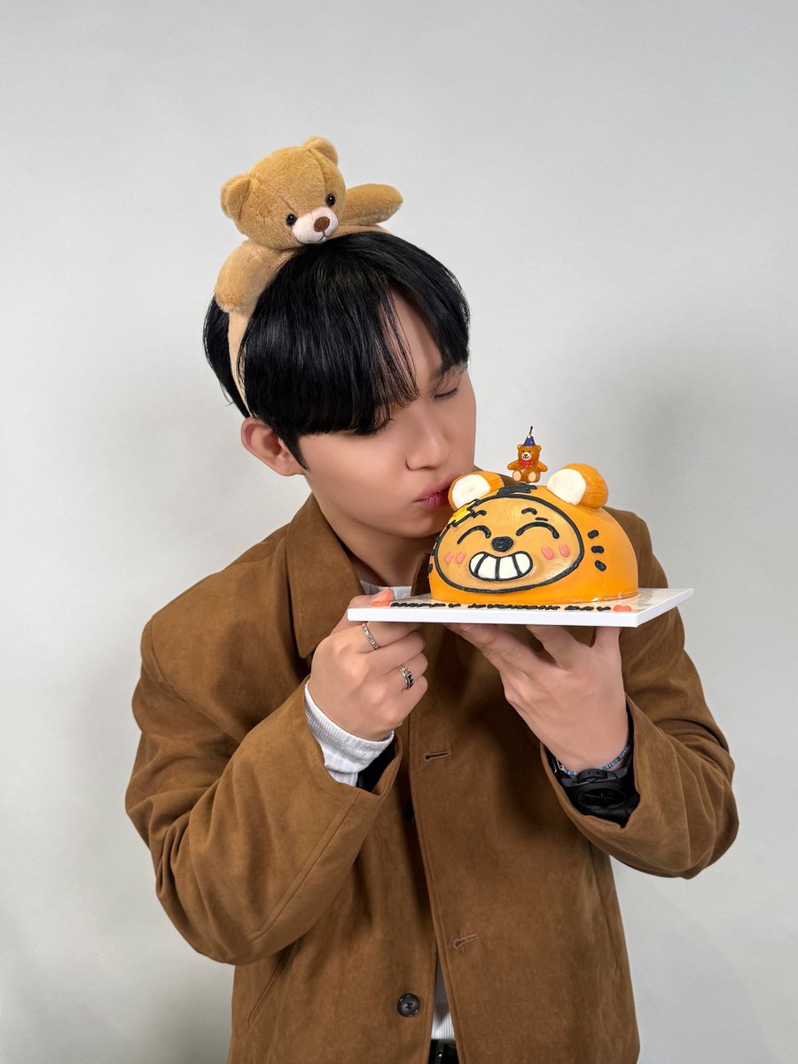 내일 tweet media