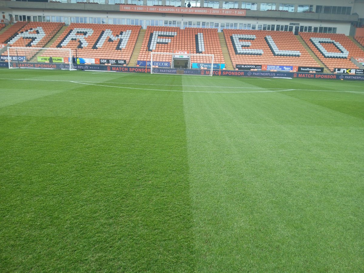 Mark Shuttleworth tweet media