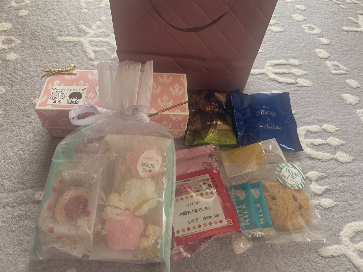 雨音さと tweet media