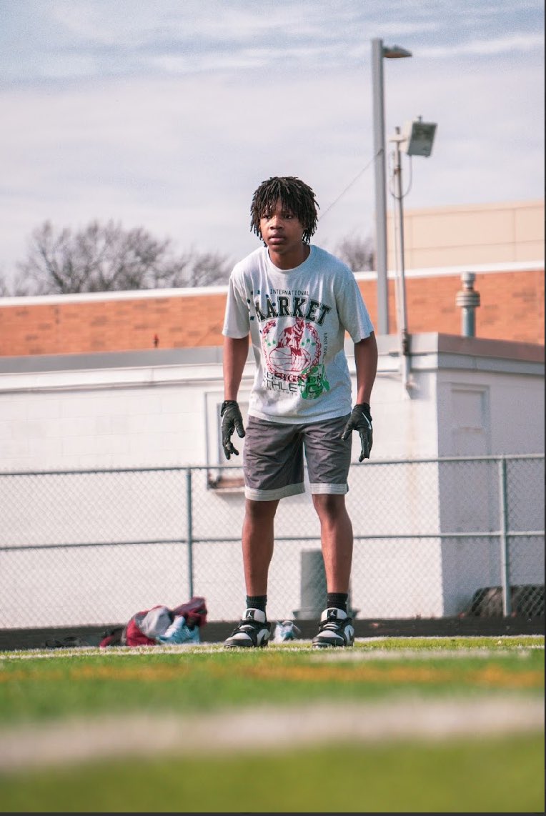 DexterCJr6's tweet photo. Hard work is going too pay off!!.@CoachBobSax @elletfootball0 #Year3loading https://t.co/Wva9FfUZKV