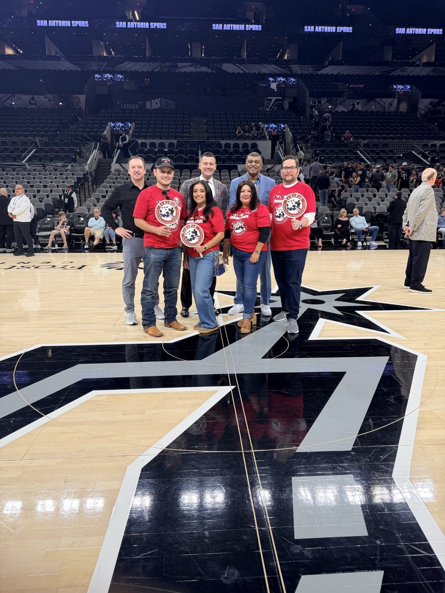 teams4taps tweet media