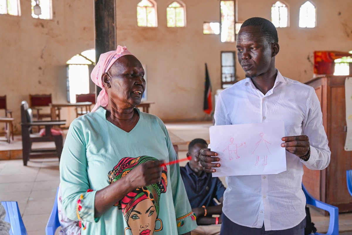 reat_tap's tweet photo. ... facilitated trauma and healing workshop, CMBM-Rumbek. #SSOX https://t.co/UfrI0qRkvb