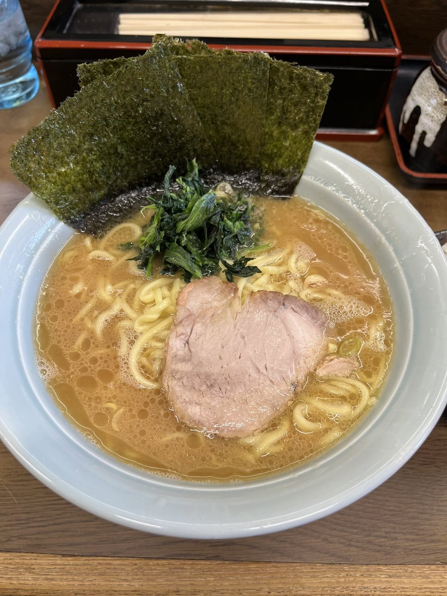 しんせかい tweet media