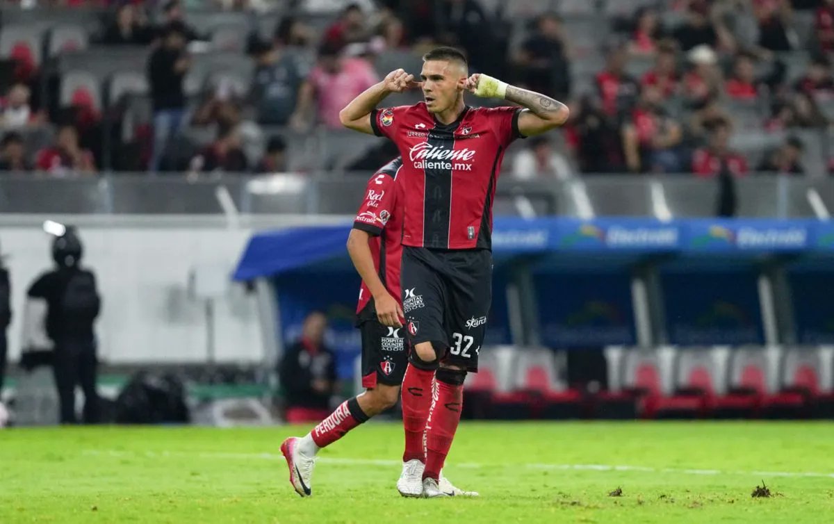 The old Furch tweet media