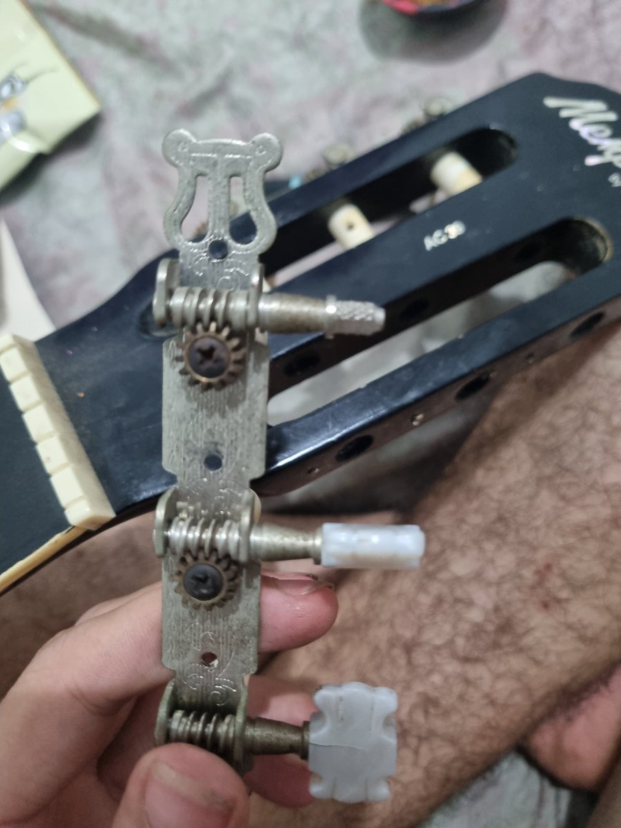 trocando as peças do meu violão pela primeira vez
