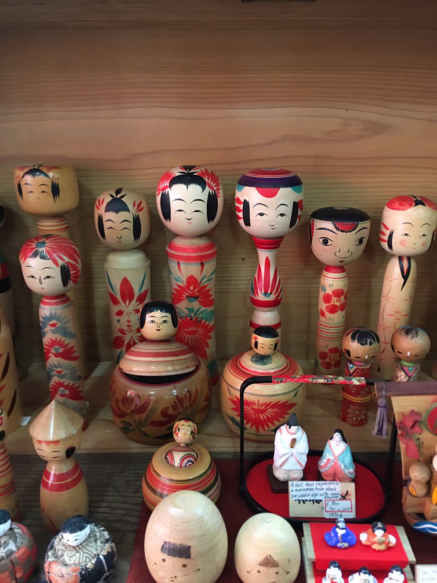 RetroREDLIST's tweet photo. Real art! Old Japanese handmade miscellaneous goods! Please use it as a souvenir for your friends and family in your hometown!
now open ! pm6 close.
#arashiyama
#souvenir
#kokeshi
#matchabowl
#sundrygoods
#retro
#folkart
#flowervase
#doll
#oldbook
#artshop
#ceramics
#pottery https://t.co/p55hIXWE2E