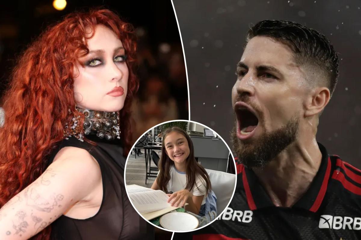 nypost's tweet photo. Chappell Roan accused of making 11-year-old daughter of Brazilian soccer star Jorginho cry https://t.co/DP8bzA3xxj https://t.co/YMvl95JetT