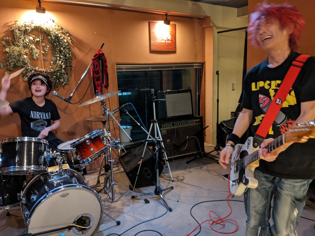 B.B. alone tweet media