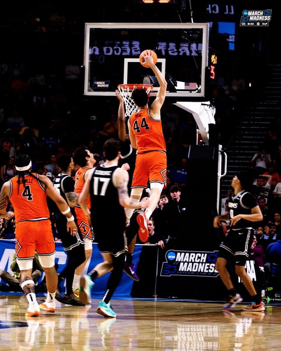 200_Columns's tweet photo. On to Houston 🔶🔷 https://t.co/PKItRfRpaw