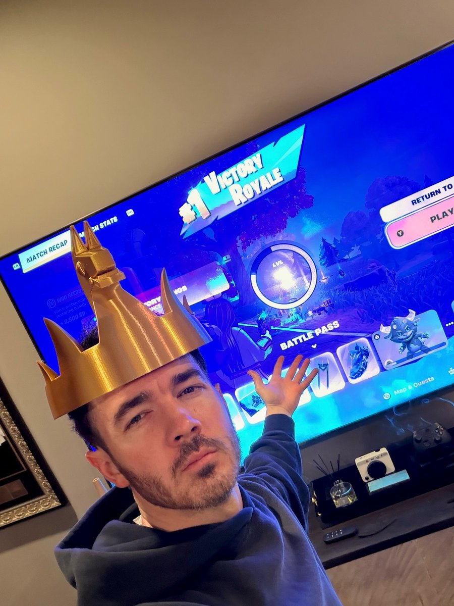 kevin jonas tweet media