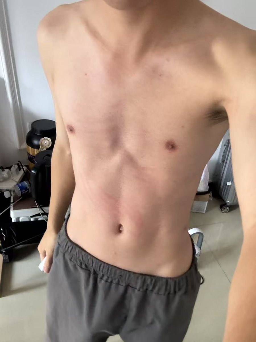 leeTroy tweet media
