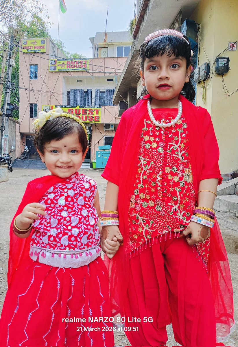 ArifEqubal16's tweet photo. Eid Mubarak to all! 🌙 I hope you have a very special day with your family and loved ones. Wishing you all peace and happiness. https://t.co/aaqiT2J9IQ