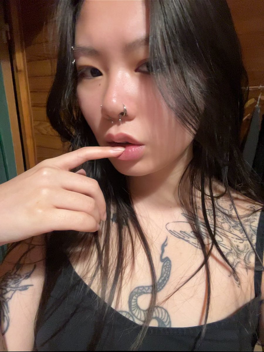 🧛🏻‍♀️ tweet media