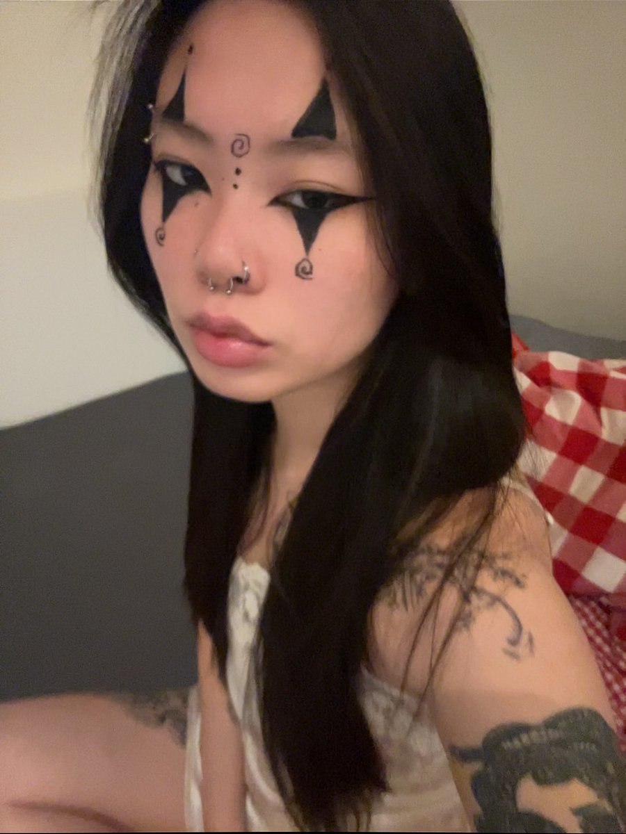 🧛🏻‍♀️ tweet media