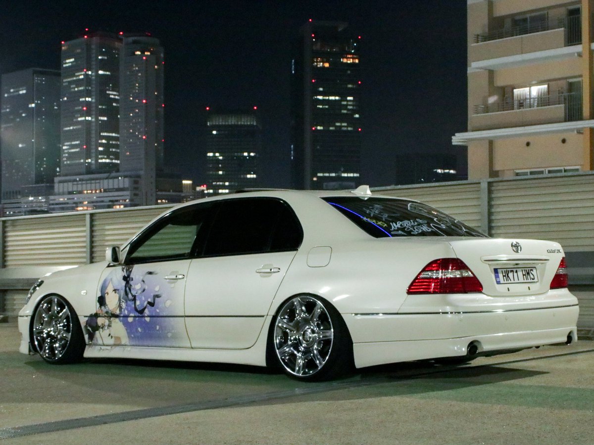 9999c_'s tweet photo. フェンダリスト・痛車天国に向けて
少し仕様変更しました

・Rolls-Royce Styling274 Chrome
・フォグHID化(8000K 35W)
・イギリスプレート
・シャークフィンアンテナ https://t.co/jA9iBOjMtA