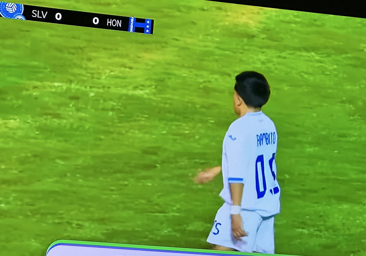 Honduras jugando con 10 y medio.