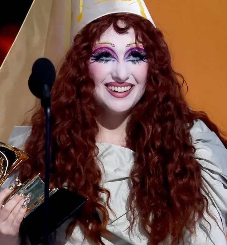 Oli London tweet media