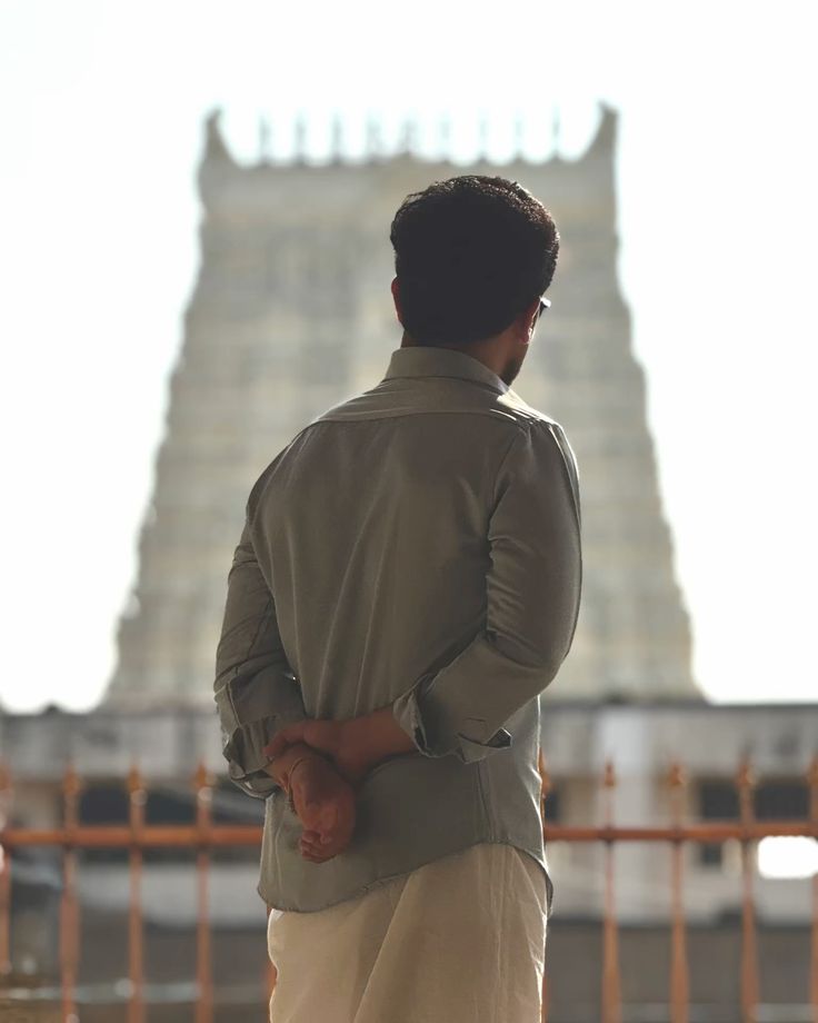 ಆಸೆಗಳು ವಿರಳವಾದಷ್ಟು, ಬದುಕು ನಿರಾಳವಾಗುತ್ತದೆ.

#ಮುಂಜಾನೆ_ಮಾತು