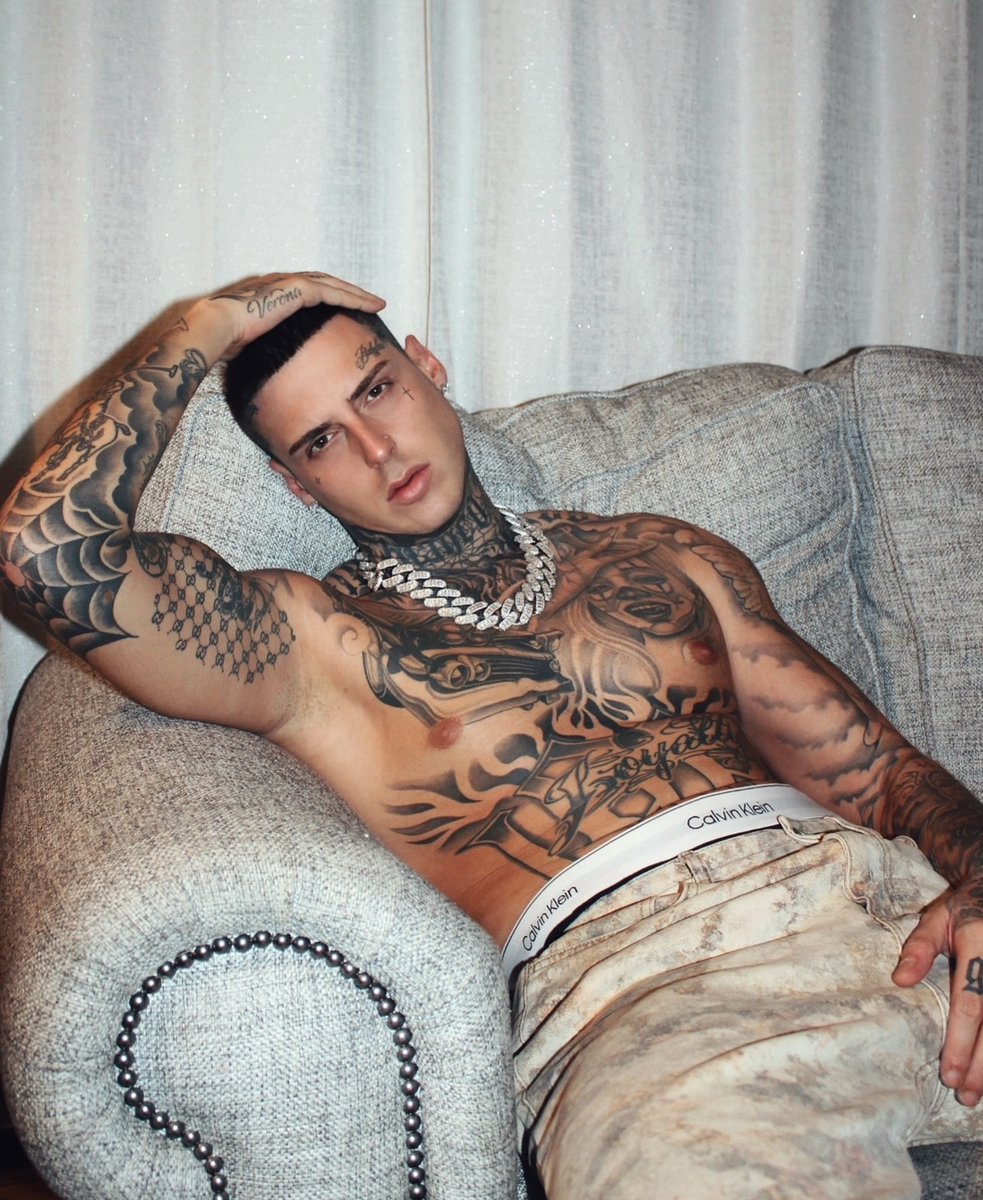 OF model promo tweet media