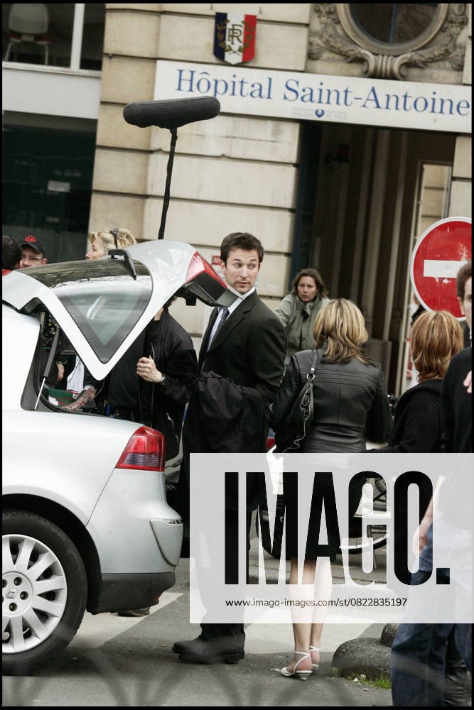 noah wyle’s simp tweet media