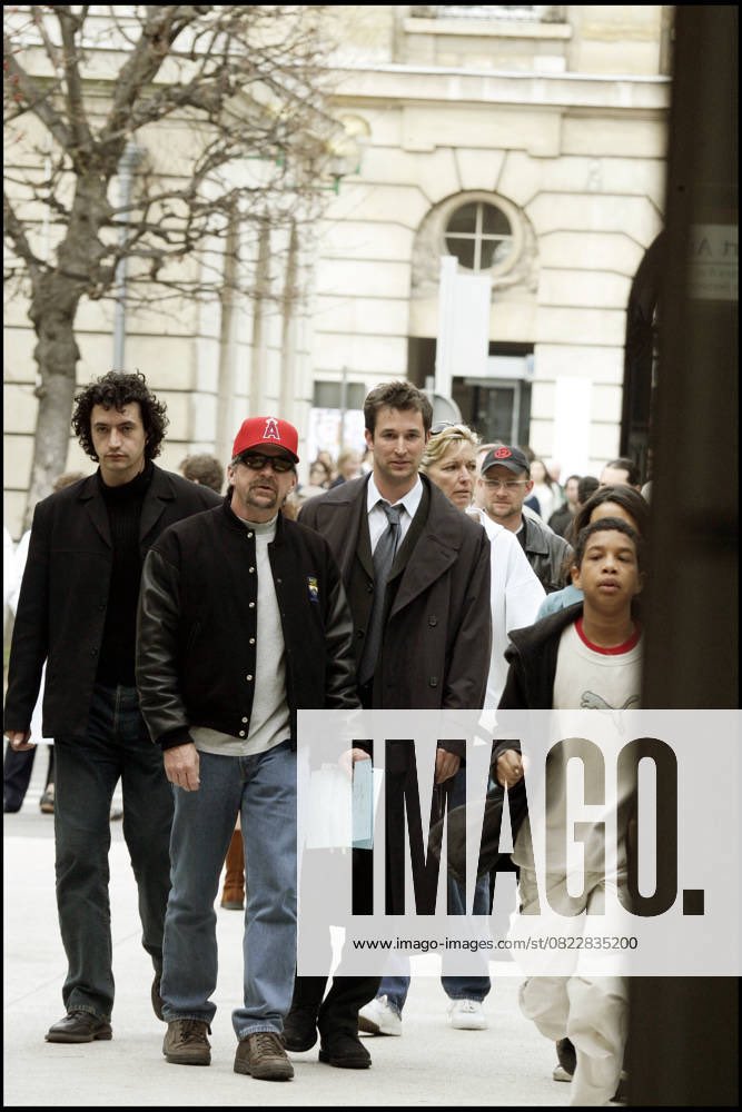 noah wyle’s simp tweet media