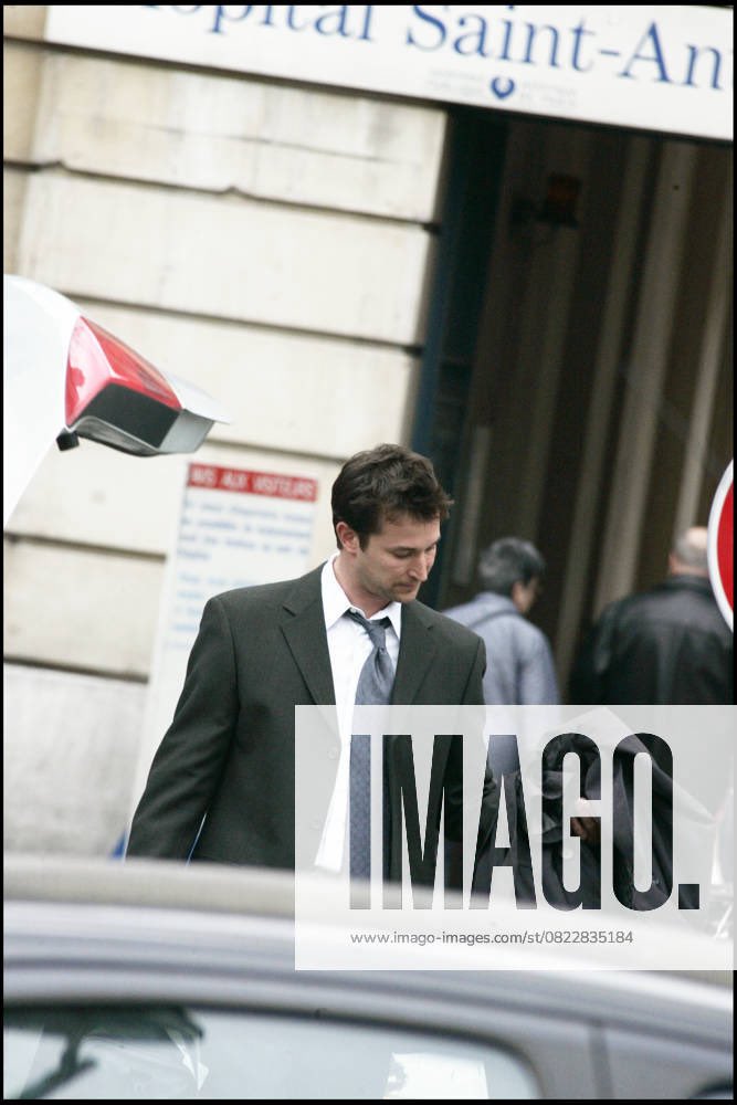 noah wyle’s simp tweet media