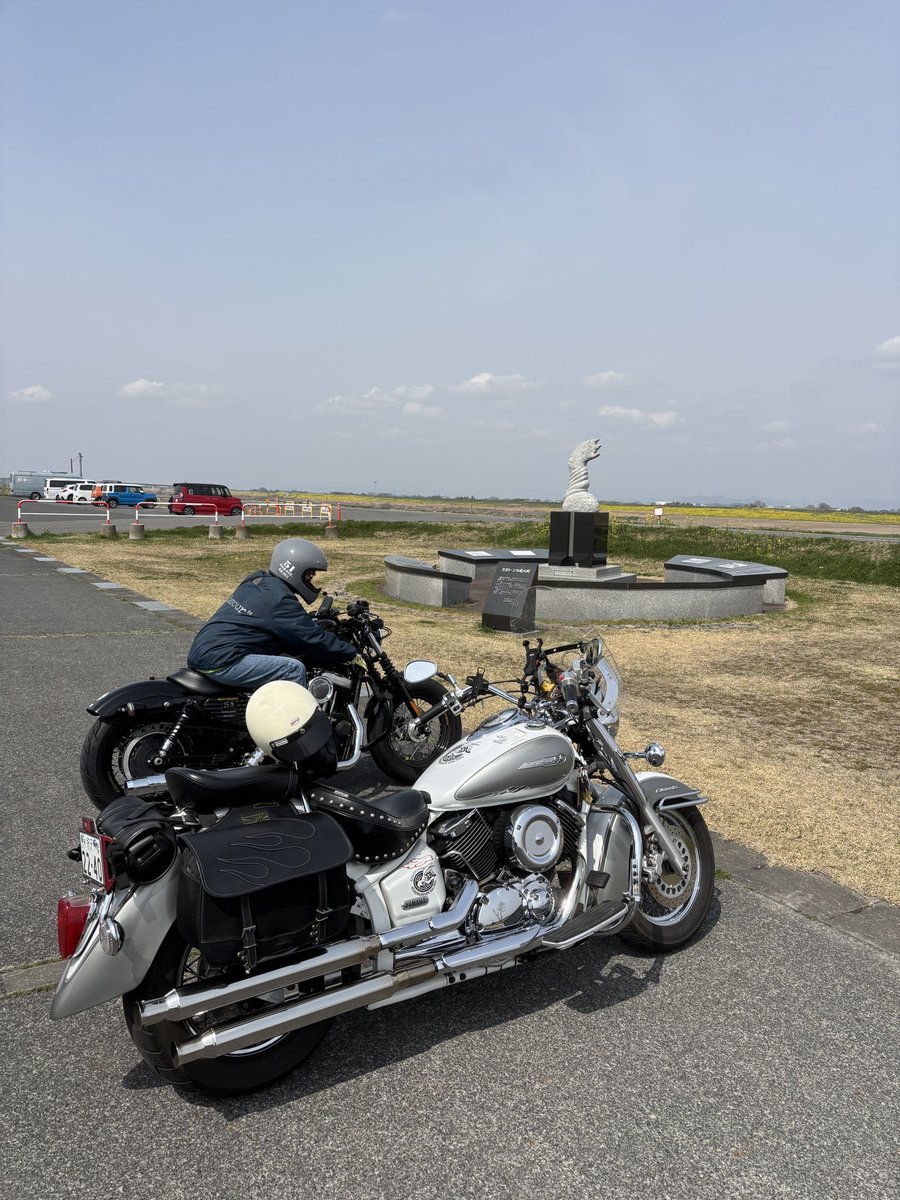 TO1971KIYO's tweet photo. 週末　やっとバイク乗れた〜
#ドラッグスター
#カスリーン公園 https://t.co/dayYisDtoJ