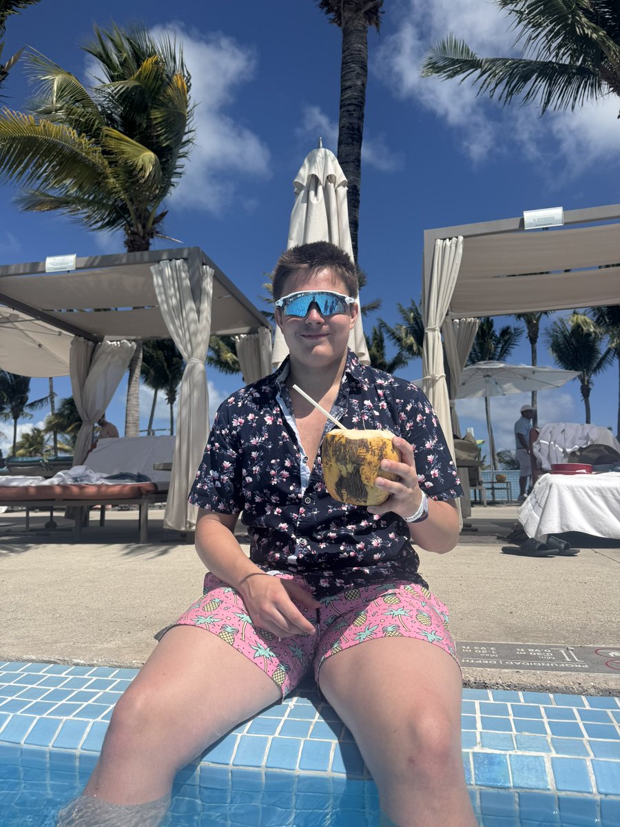 Roman Molen tweet media