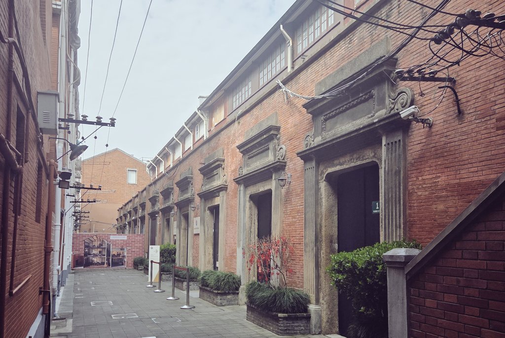 250322
[대한민국 임시정부 유적지]
동현자경으로 기부완🖤

괜히 기분이 그래