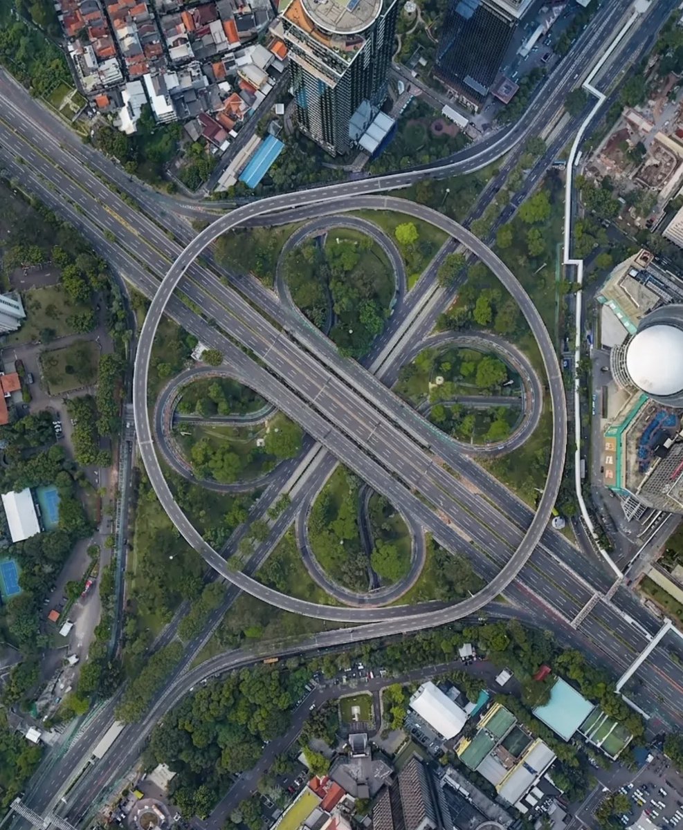 insidefolkative's tweet photo. Potret Jakarta sepi di hari Lebaran. https://t.co/YpZnvWGGGC