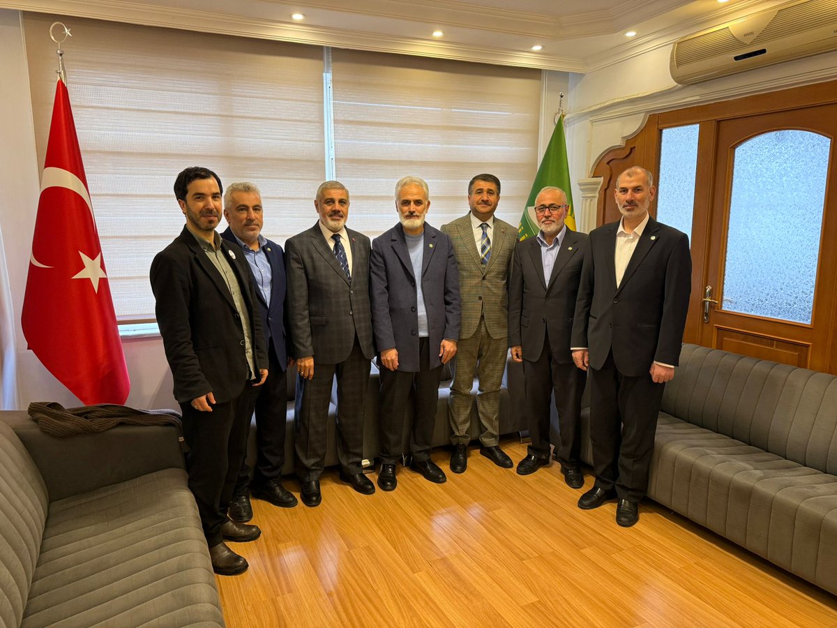 HÜDA PAR il başkanlığımızda Siyasi parti temsilcileri ile bayram ziyaretleri kapsamında bir araya geldik.
Gündem İslam coğrafyasında yaşanan orantısız savaş ve İslam ordularının emperyalist Amerika ve siyonstlere karşı verdiği cihad.