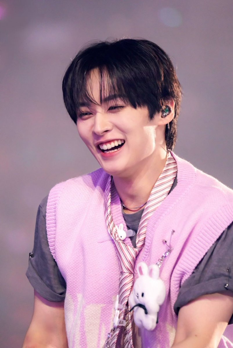 leeminovv's tweet photo. reply for a color + post ur favs
i got pink! 🩷 https://t.co/FQawpzSgNz