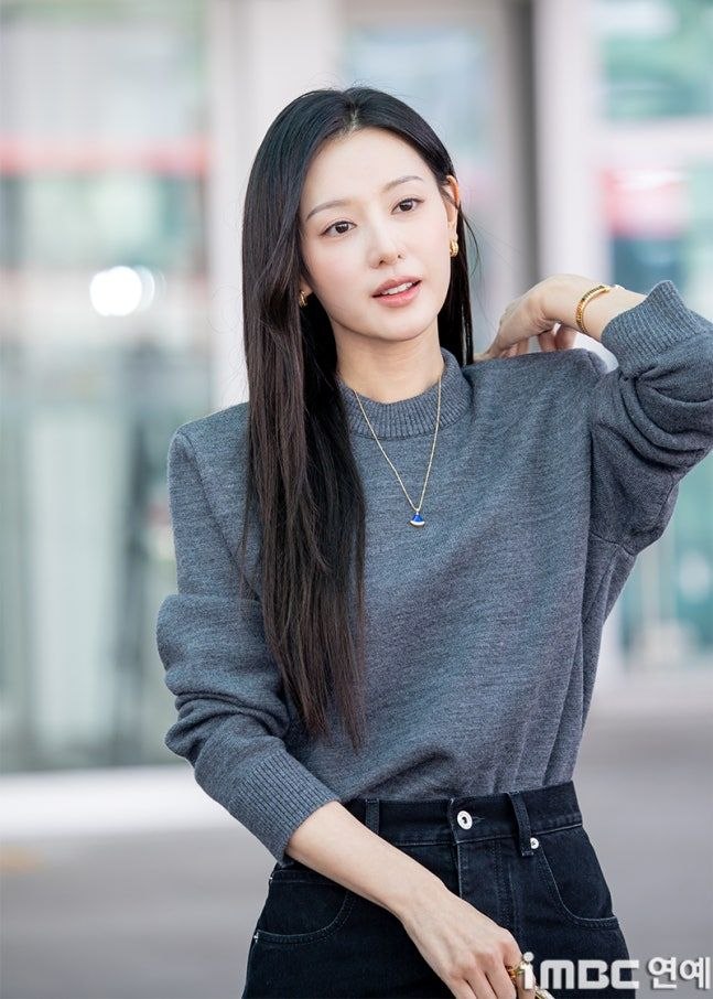 kjwonedayph's tweet photo. [NEW] #KimJiWon airport departure at Incheon International Airport. Kim Ji Won is scheduled to attend BVLGARI ECLETTICA High Jewelry event in Milan, Italy 🇮🇹

KIM JIWON IN MILAN 🇮🇹
#KIMJIWONXBVLGARIECLETTICA https://t.co/yXw6kYiLGm