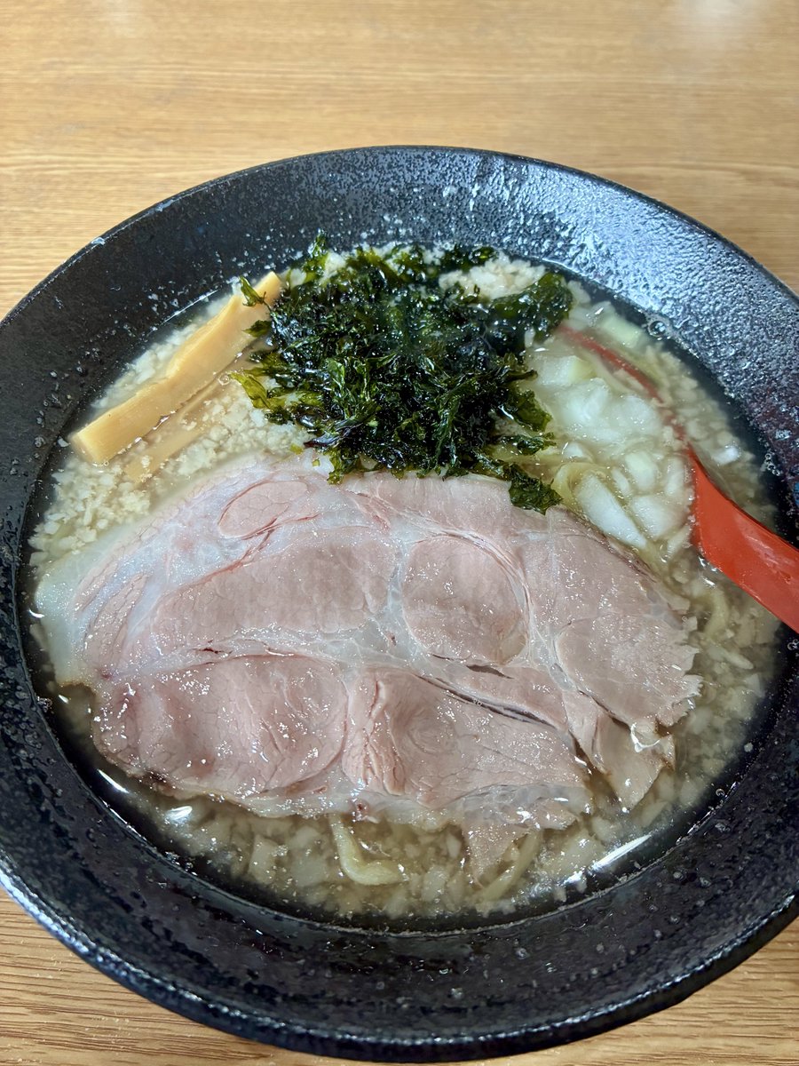 ty79hakodate's tweet photo. 札幌　麺 鐘馗 

めんきちにて本日限定函館営業

昨日の函館めんきちとのコラボ営業に行けなかったので嬉しい！🍜

めちゃくちゃ美味かった！さすが札幌の超人気店！
数量も限定だし早く行ったほうが👌

めんきちのこぶとり中華そばも食いたい🍜

#麺鐘馗 #めんきち #背脂煮干 #こぶとり中華そば https://t.co/J9Dko3rOjg