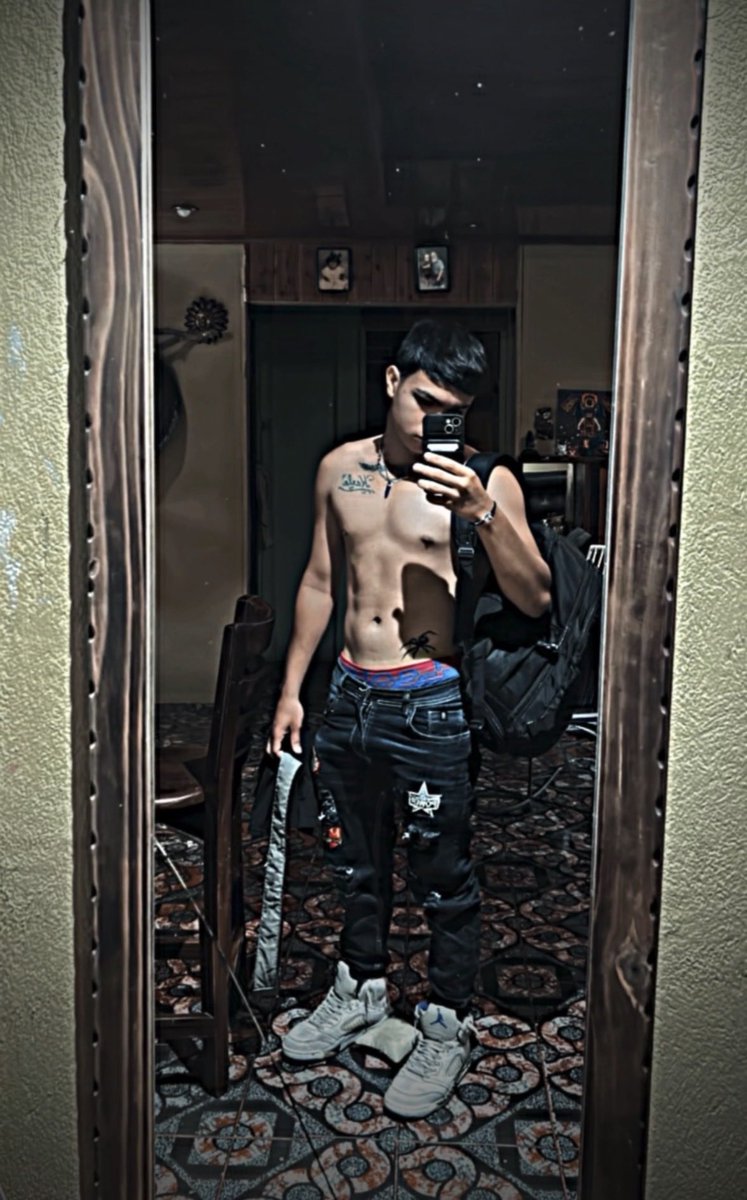 MaleCams tweet media